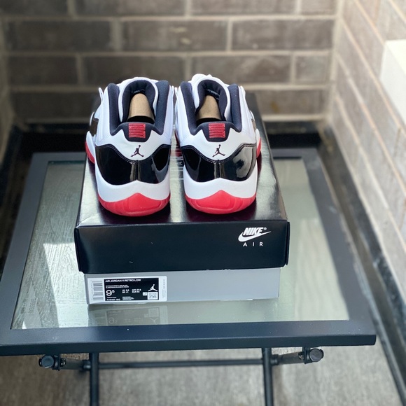 Jordan 11 Retro Low Concord Bred - Picture 2 of 5